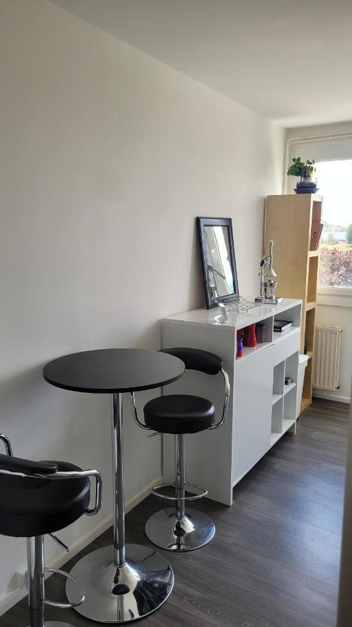Appartement Lumineux Cholet Exterior foto